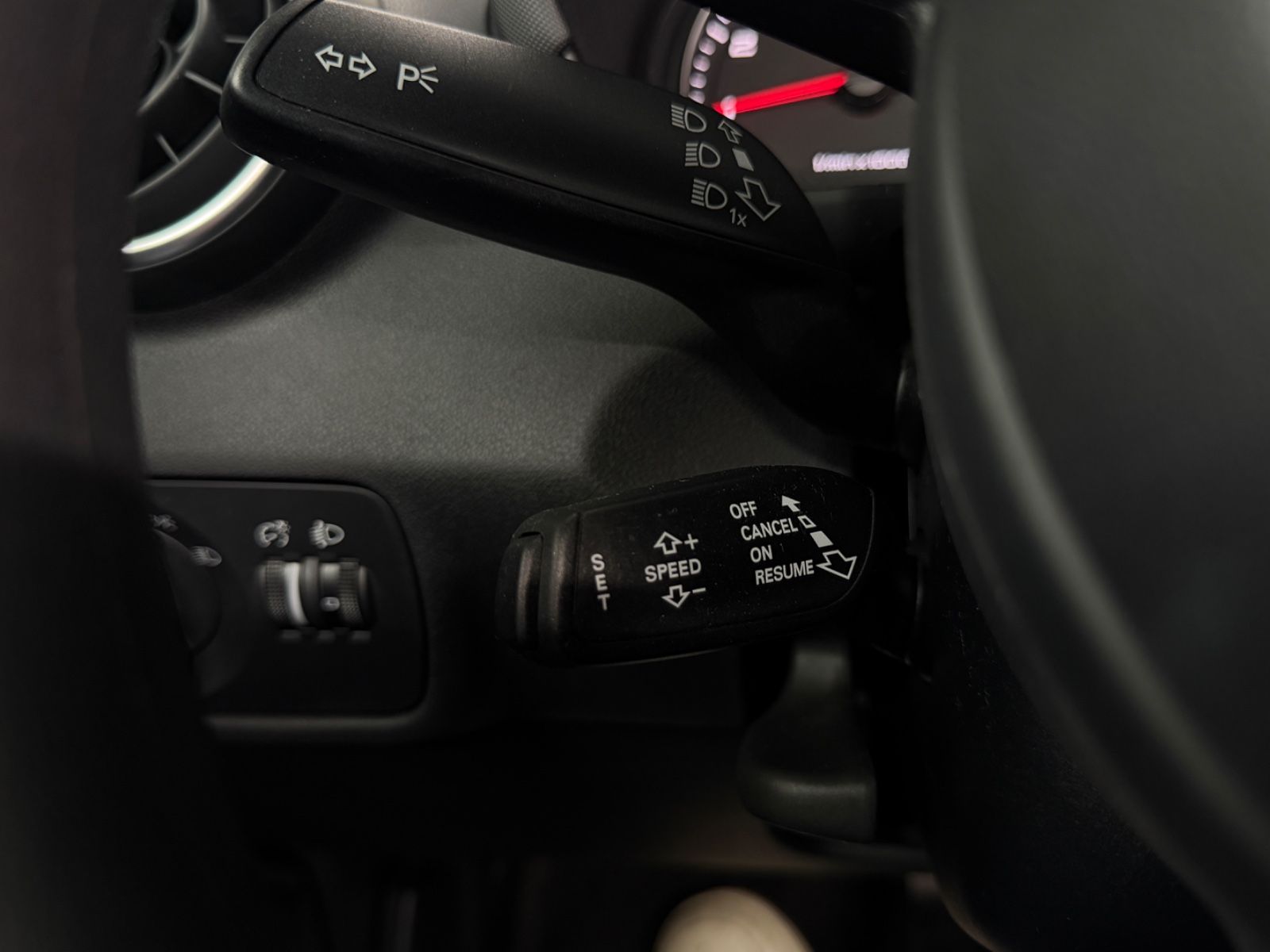 Fahrzeugabbildung Audi A1 1.0 TFSI 1.Hand Klima Tempomat Komfort Paket