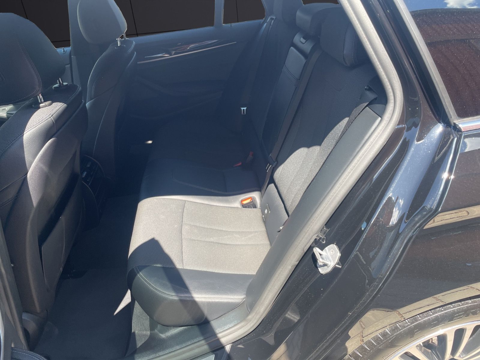 Fahrzeugabbildung BMW 520d Touring xDrive/Sport Line/ACC/Ambiente/AHK