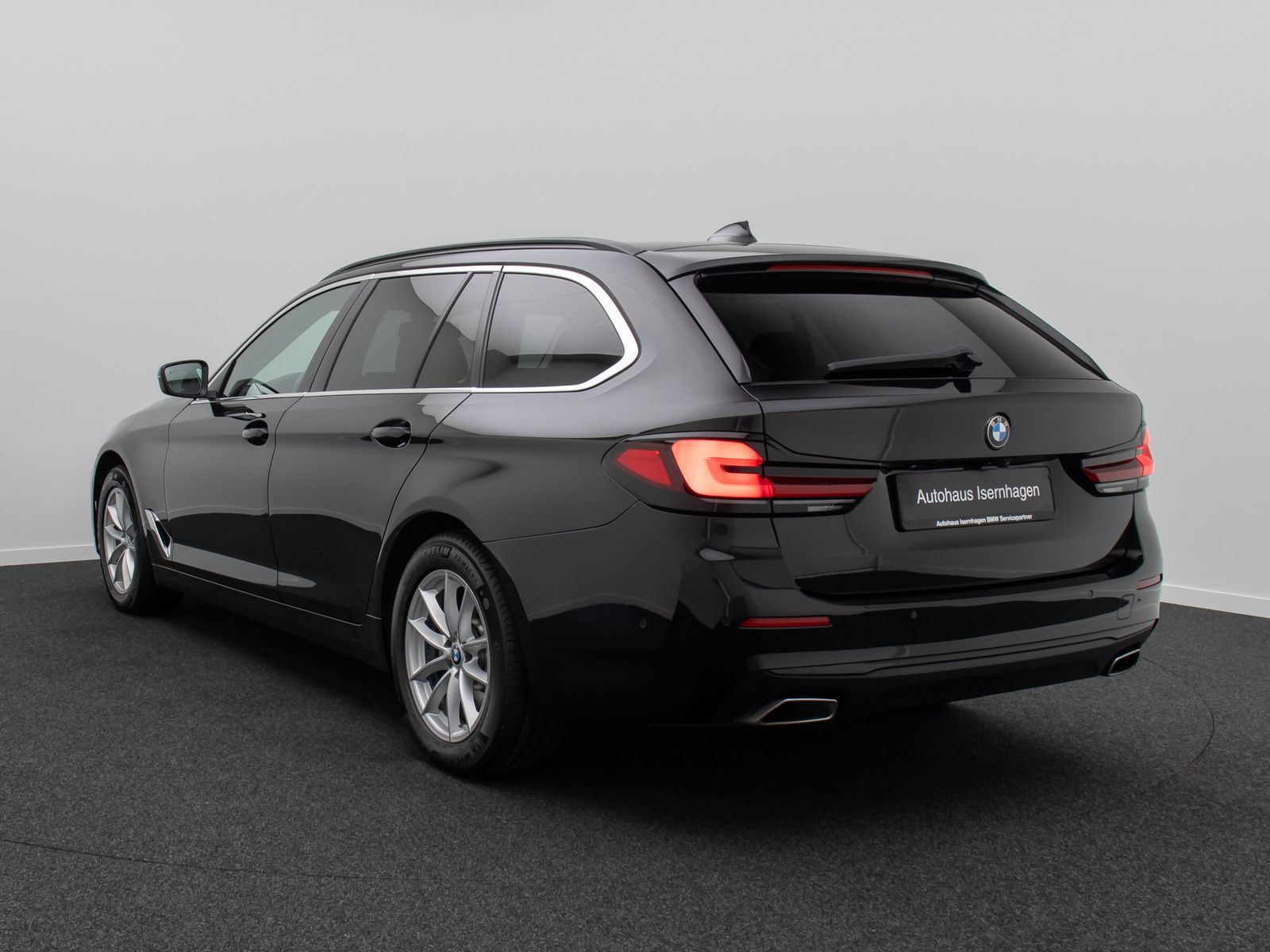 Fahrzeugabbildung BMW 520d xD Alarm Kamera DAB HUD 4xKlima Leder