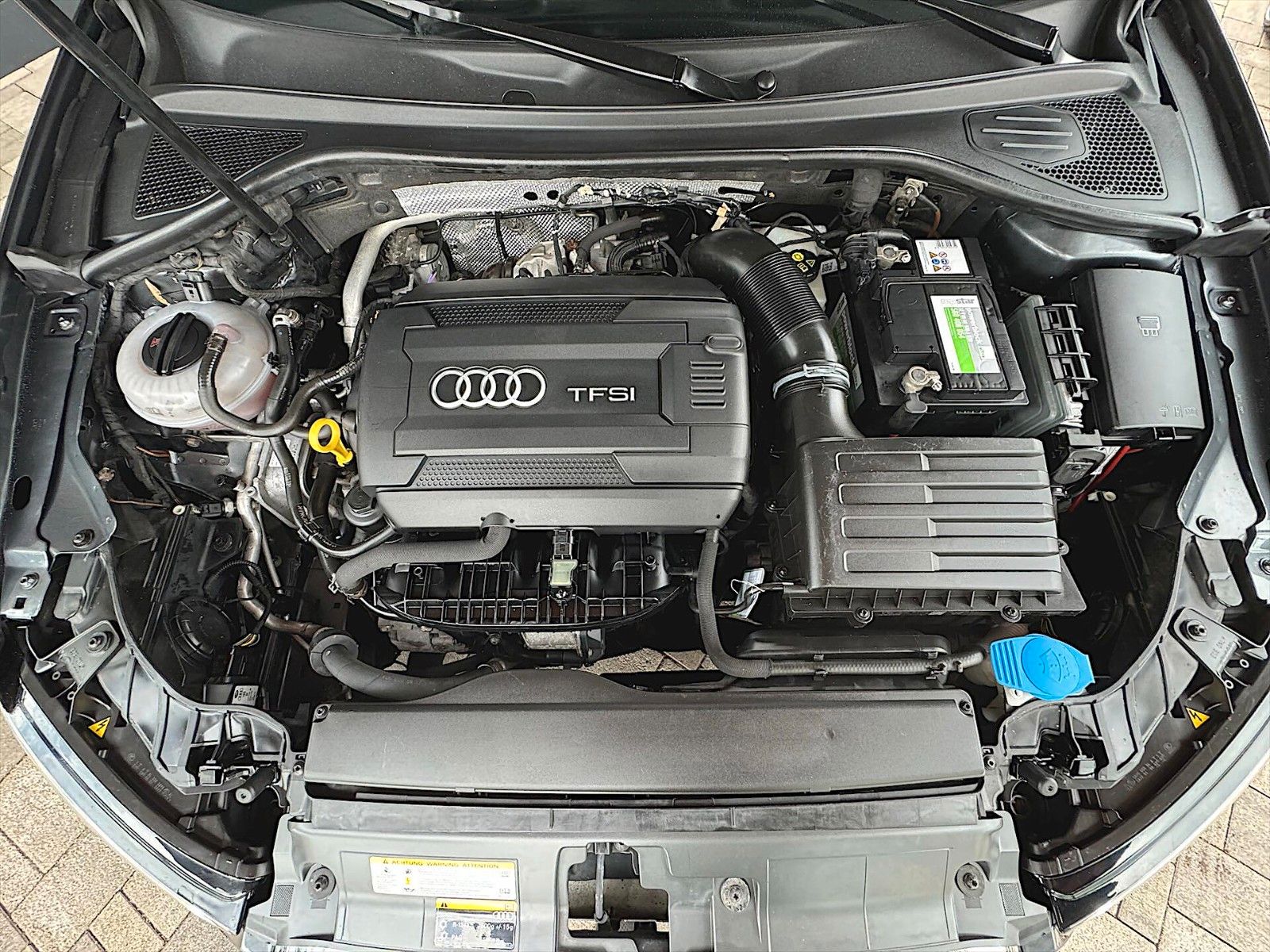 Fahrzeugabbildung Audi A3 Sportback 1.8TFSI ambiente quattro *LED*NAVI*