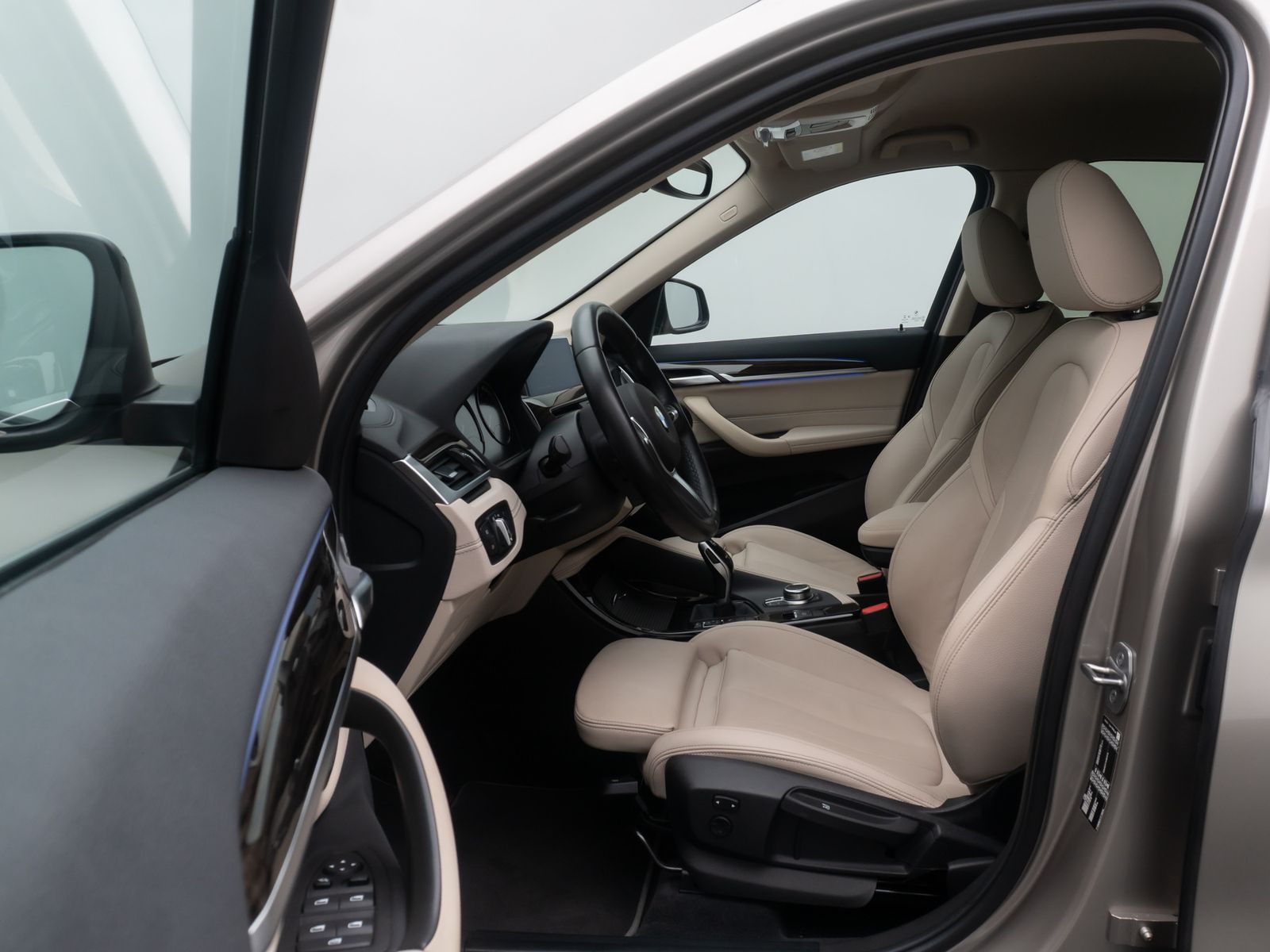 Fahrzeugabbildung BMW X1 sD20i xLine DAB LED M Sportlenkr Leder 18Zoll