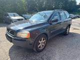 Volvo XC90 2.5T Aut. Benzin - Volvo XC90 mit Benzin-Antrieb: Geländewagen, 2.5