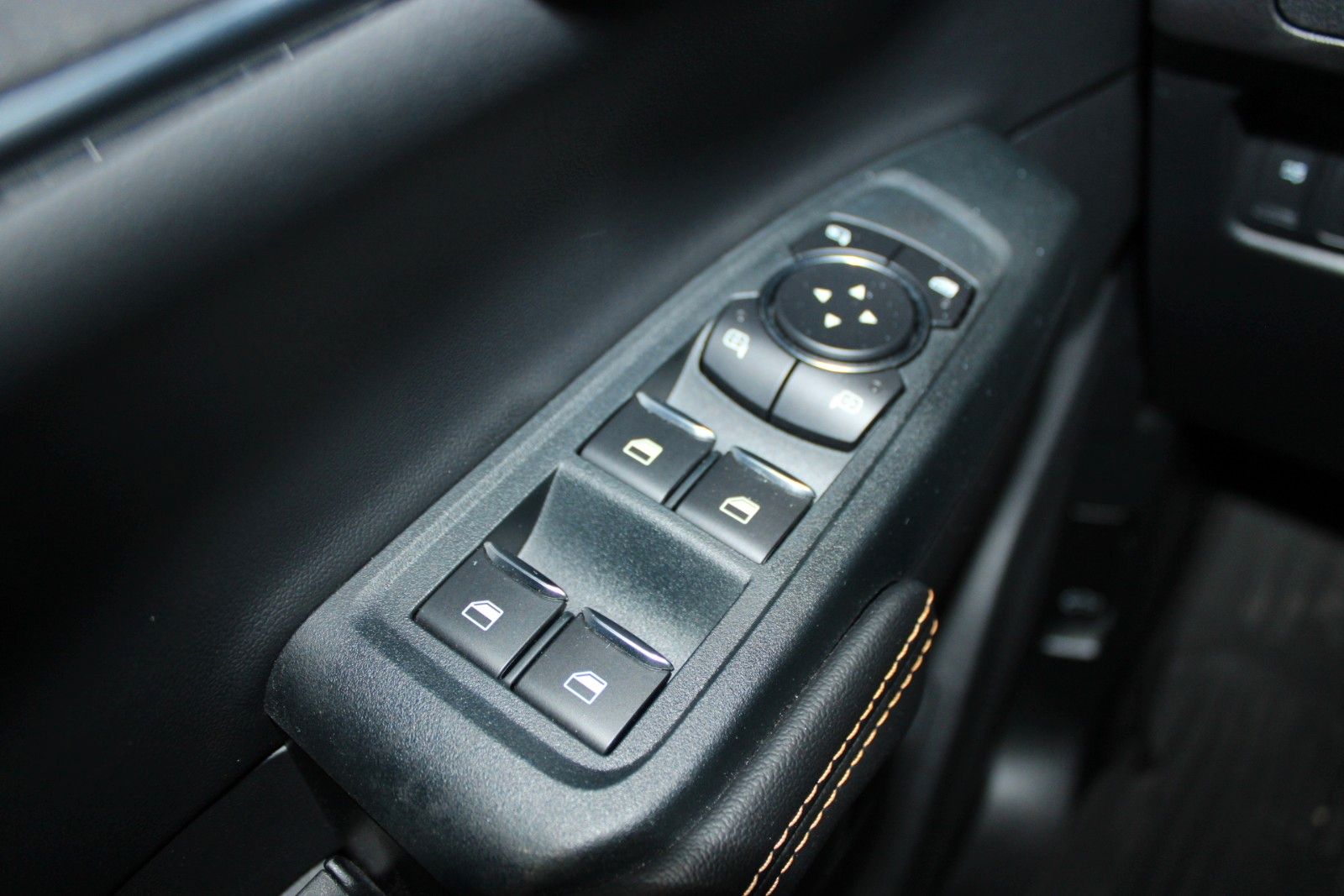Fahrzeugabbildung Ford Ranger Wildtrak Automatik AHK Leder ACC CAM B&O
