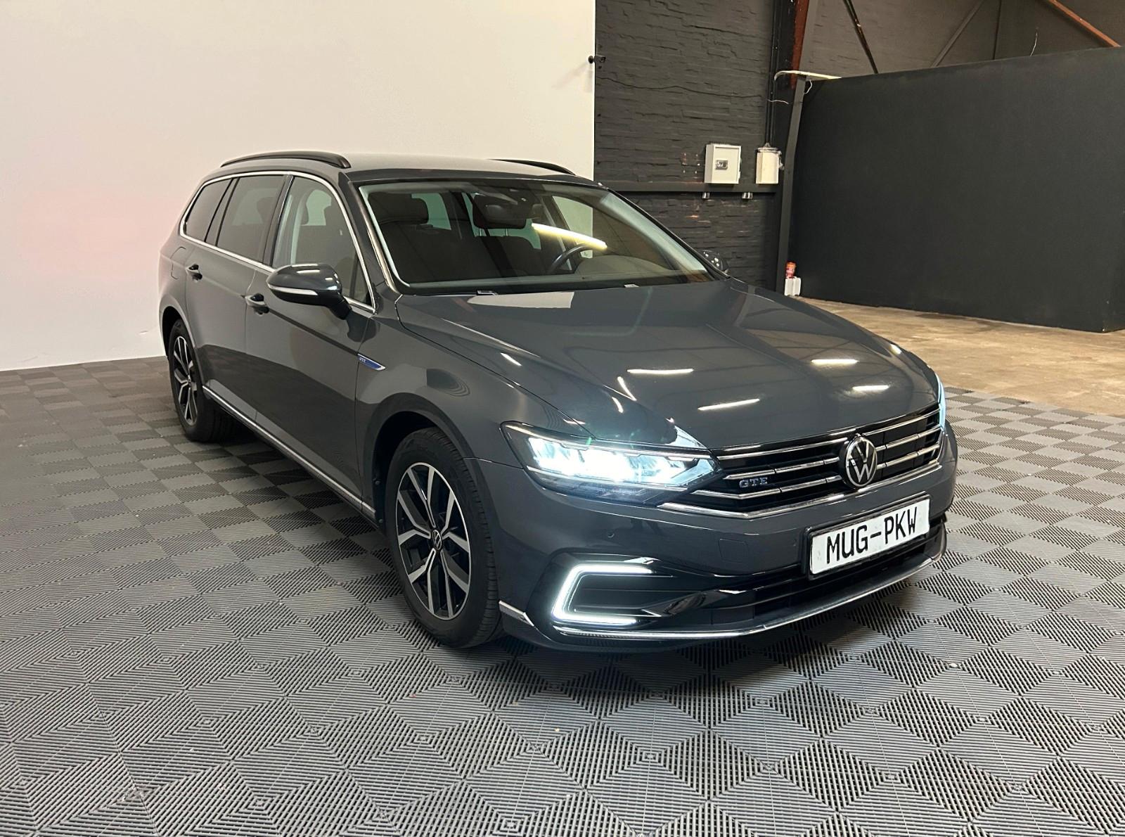 Volkswagen Passat Variant GTE *ACC-AHK-Kamera-Massage-LED*
