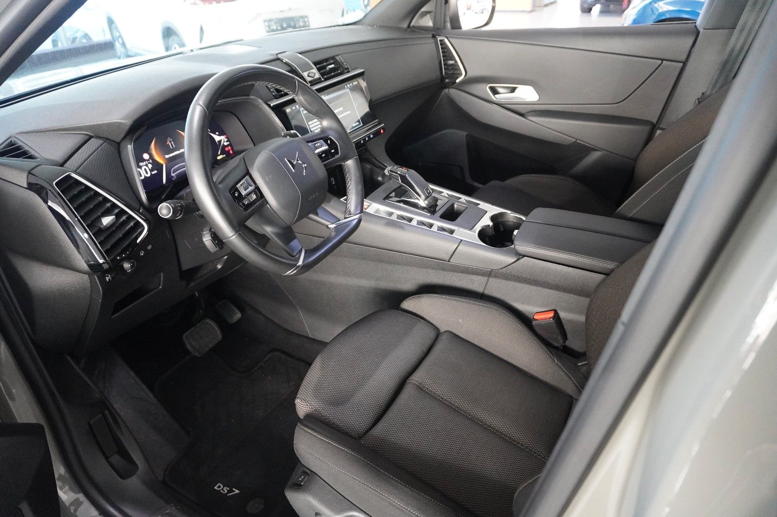 Fahrzeugabbildung DS Automobiles DS7 (Crossback) 1.5D BASTILLE+ NAVI/LED/360°/DAB