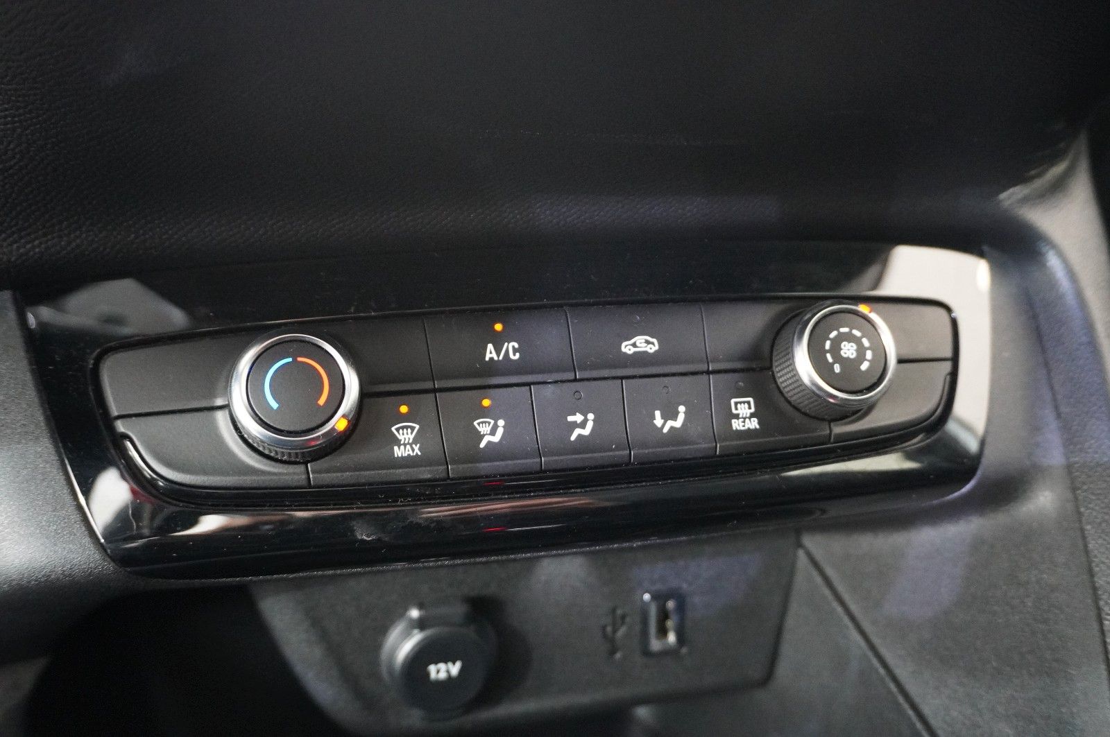 Fahrzeugabbildung Opel Corsa F 1.2T ELEGANCE NAVI/LED/KAMERA/VIRT./DAB+