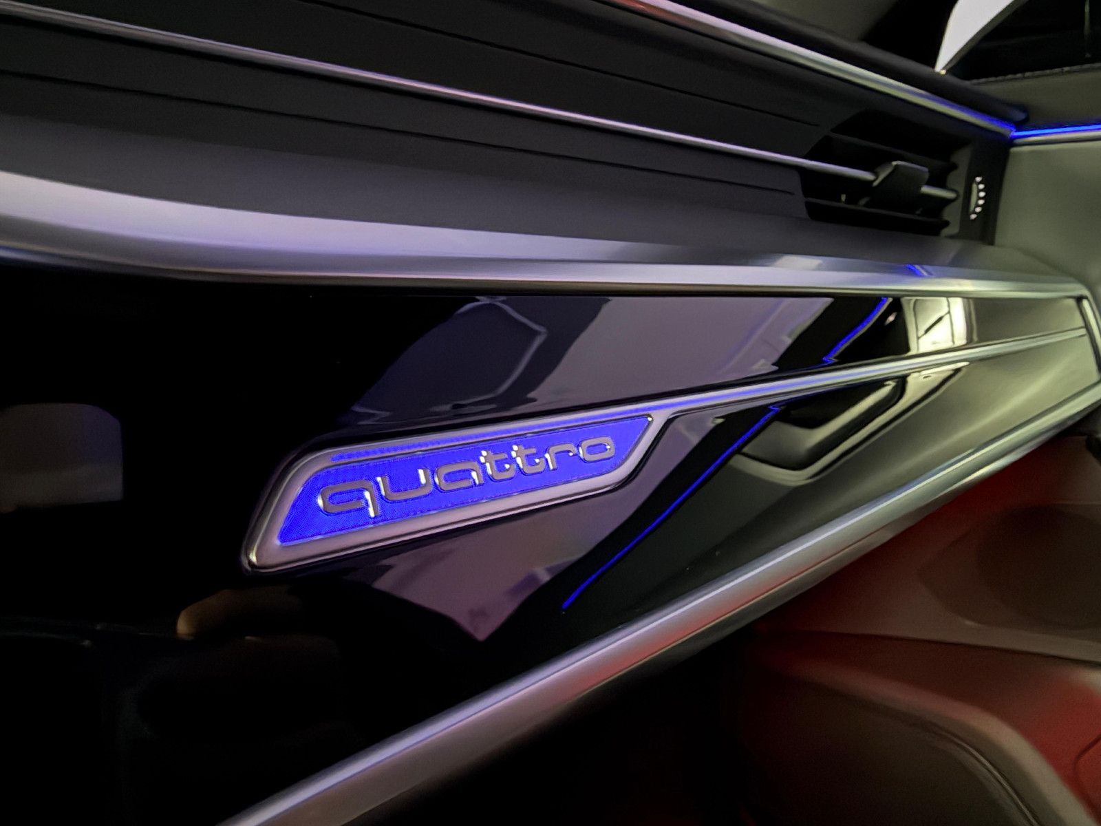 Fahrzeugabbildung Audi A6 55 TFSIe quattro S-LINE+/MATRIX HD/PANO/B&O