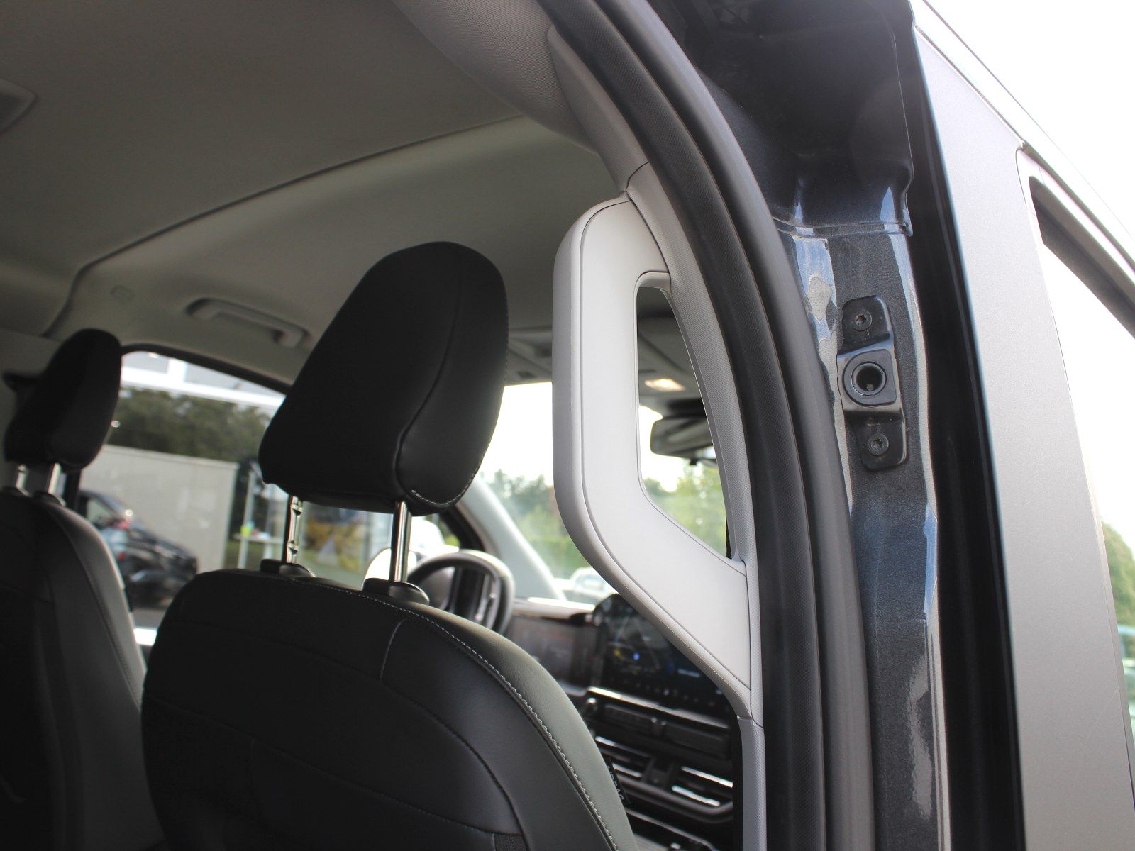 Fahrzeugabbildung Ford Tourneo Custom 320 L1 Tourneo Titanium X AWD