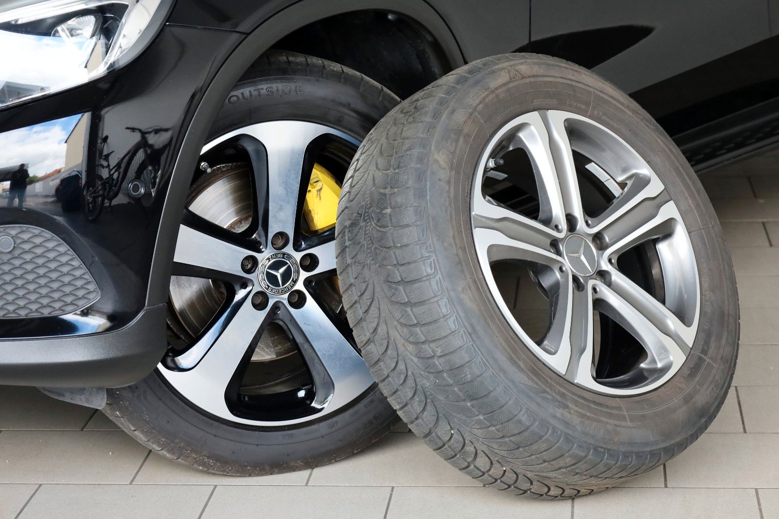 Fahrzeugabbildung Mercedes-Benz GLC 250d 4M AMG Int. Leder,Navi,LED,Panorama,+WR