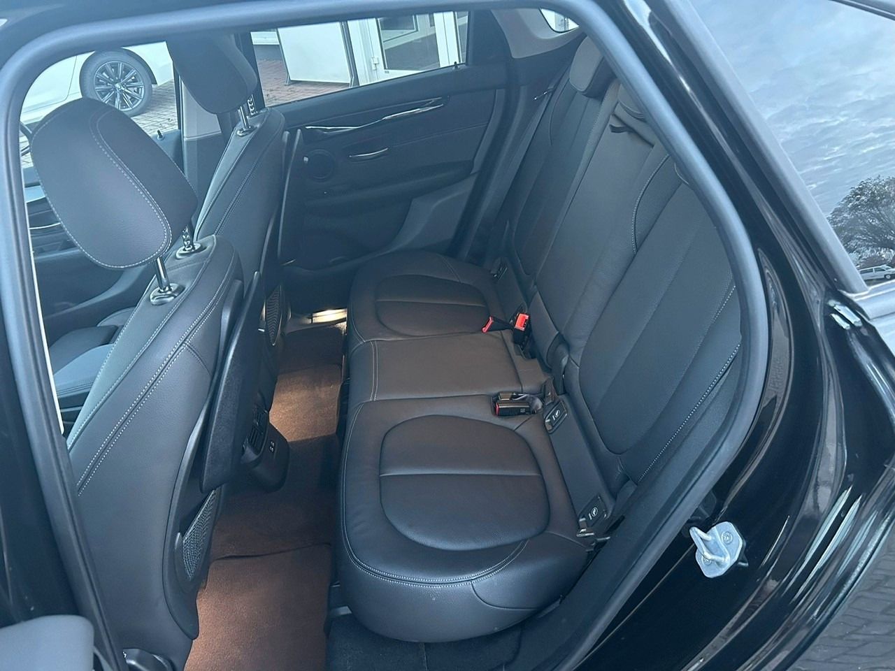 Fahrzeugabbildung BMW 220i Sport Line +Parkassistent+Head Up+AHK