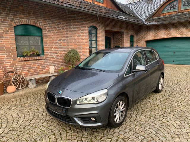 BMW 2 Active Tourer 218 d/LED/PANO/NAVI/AHK