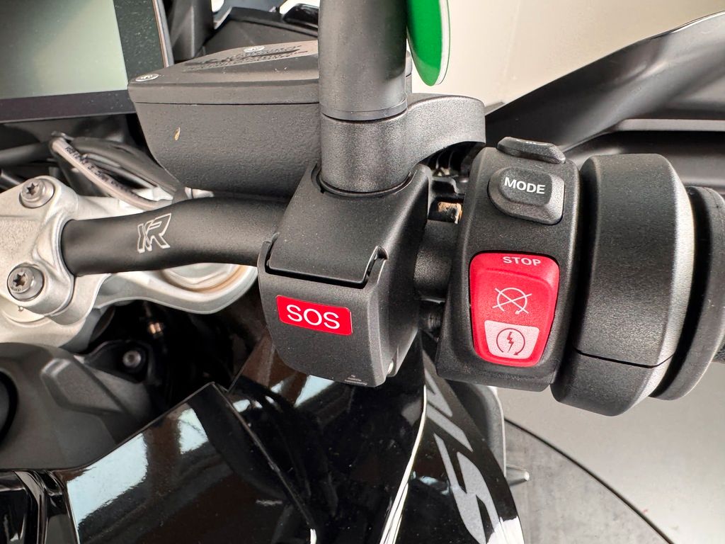 Fahrzeugabbildung BMW S 1000 XR *NEUWERTIGER ZUSTAND *TRIPLE BLACK