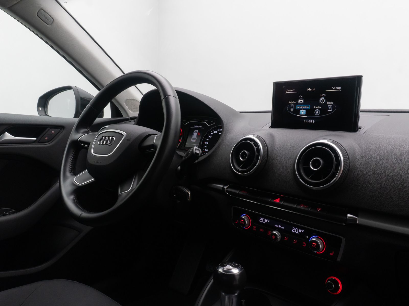 Fahrzeugabbildung Audi A3 Attraction PDC KlimaAut HiFi Sitzheizung LM