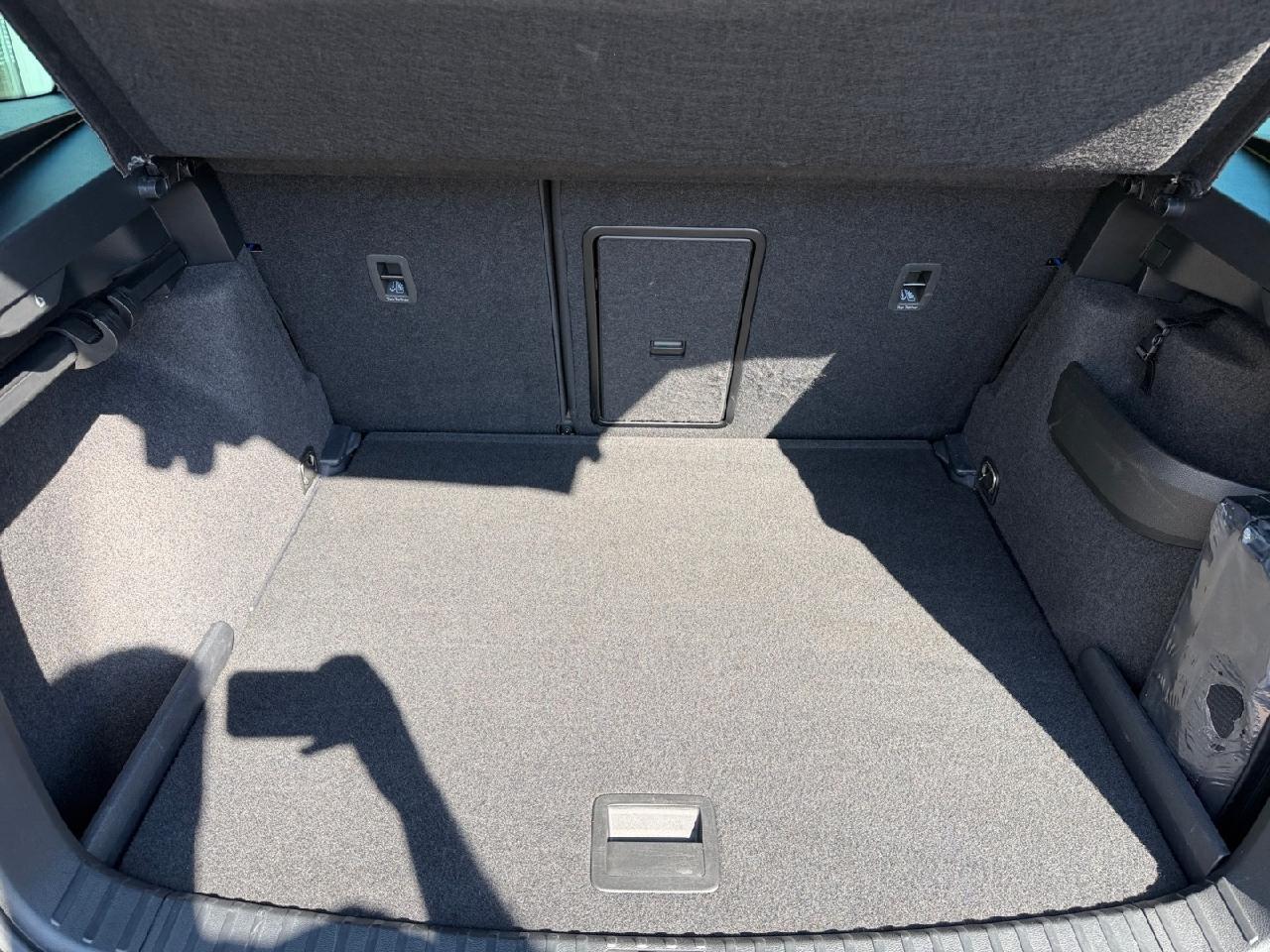 Skoda Karoq Selection DSG *Navi,ACC,RFK,LHZ*, миниатюра 12