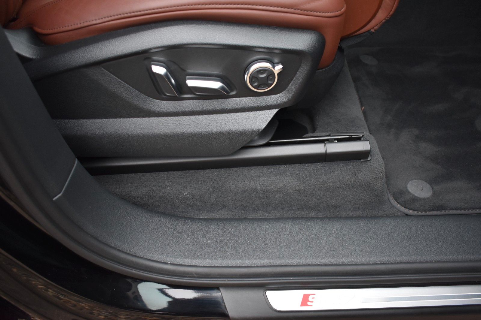 Fahrzeugabbildung Audi SQ7 4.0 TDI V8 quattro HUD Matrix Bose