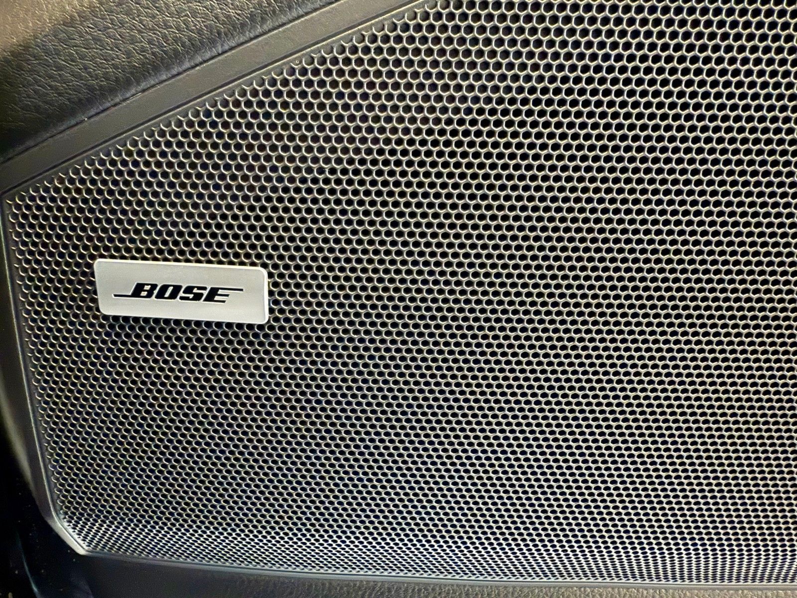 Fahrzeugabbildung Porsche Cayenne S Luftfederung/Panorama/ACC/SportChrono