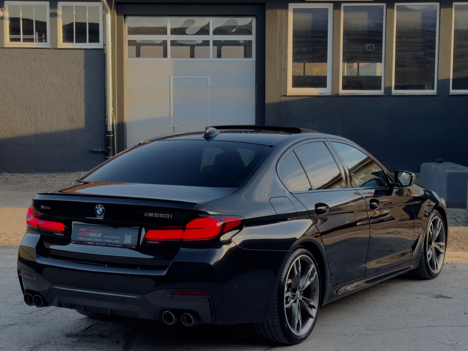 Fahrzeugabbildung BMW M550i xDr H&K 360° HUD Laser ACC SHD StdHz Nappa