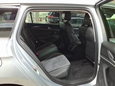 Volkswagen Passat - Bild 4
