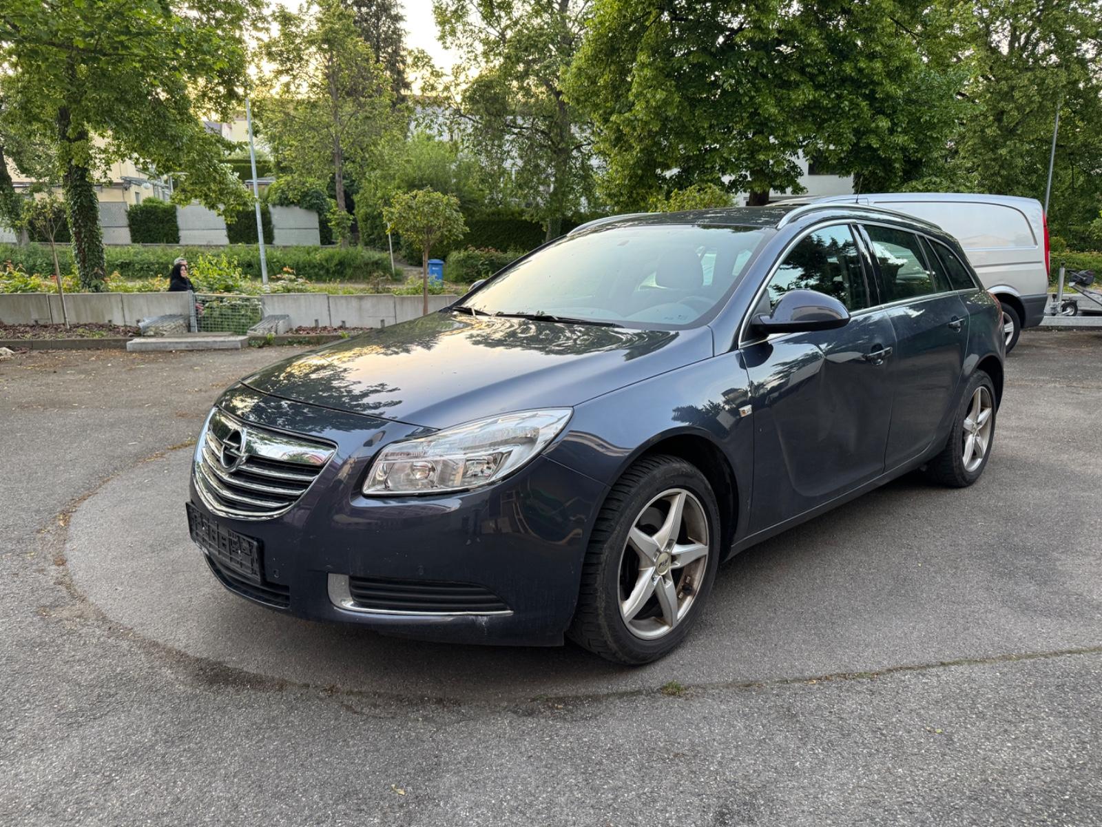Opel Insignia A 2.0l  Sports Tourer Edition 4x4 KLIMA