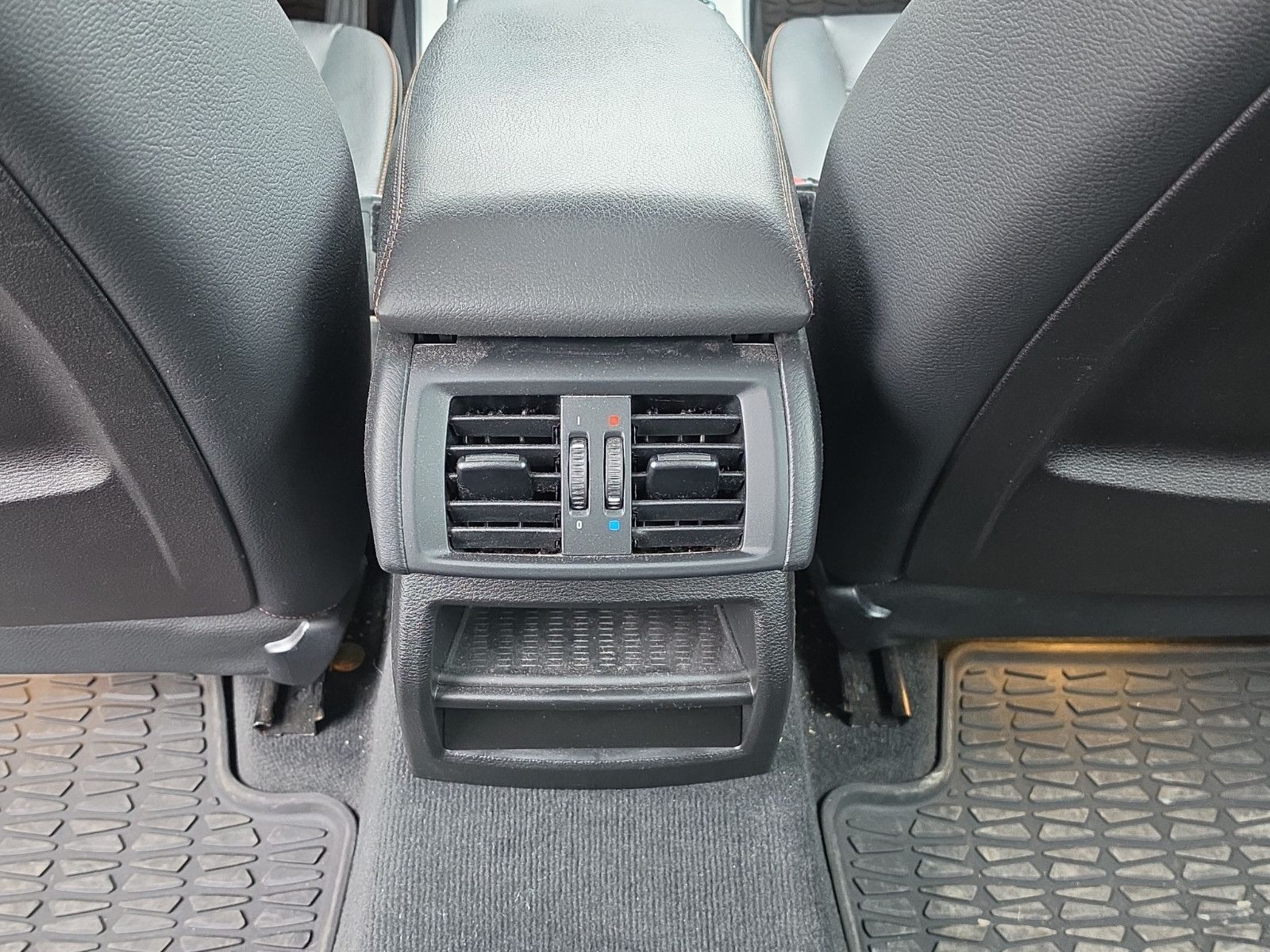 Fahrzeugabbildung BMW X3 xDrive20d AUT. AUS 1.HAND LEDER NAVI KAMERA