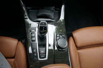 Fahrzeugabbildung BMW X3 xDrive 35 d, M-Paket, Navi, Panorama, LED