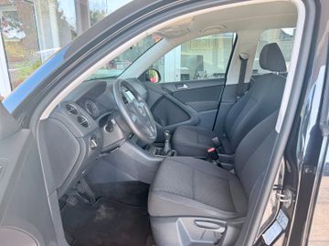 Volkswagen Tiguan - 10