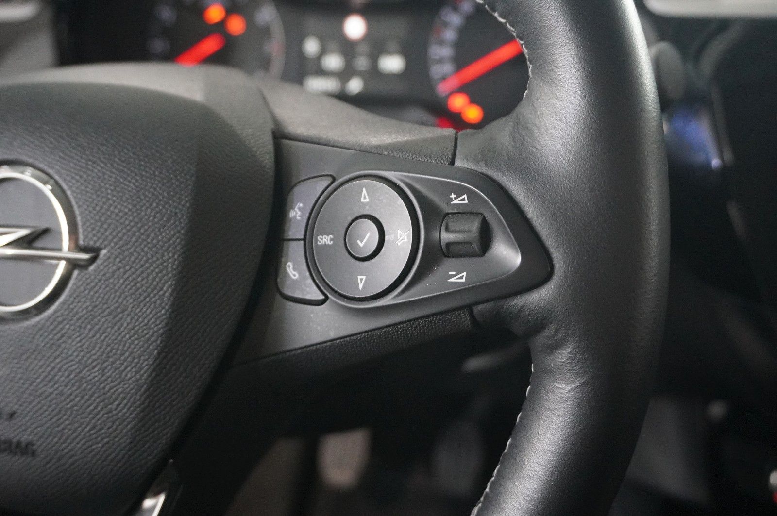 Fahrzeugabbildung Opel Corsa F 1.2 EDITION NAVI/KAMERA/TEMP./PDC/DAB+