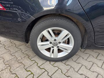 Volkswagen Golf - 10