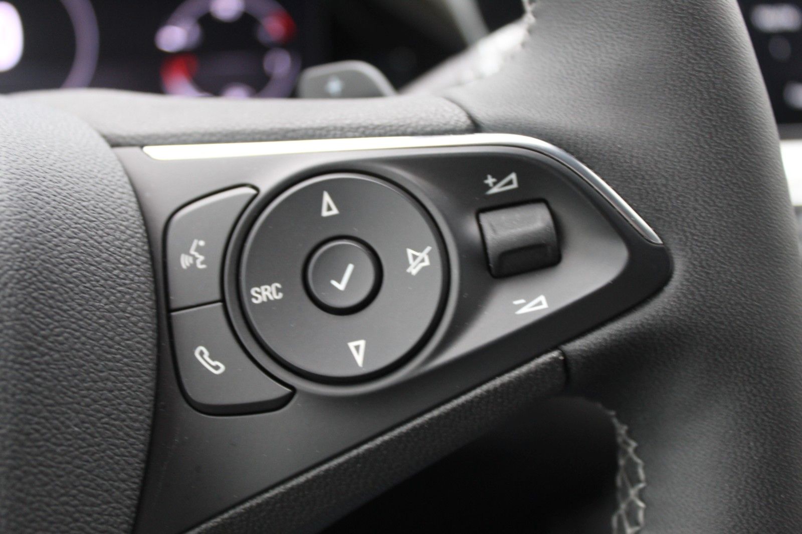 Fahrzeugabbildung Opel Grandland*SHZ*LHZ*360°Kamera*PDC*LED*Keyless