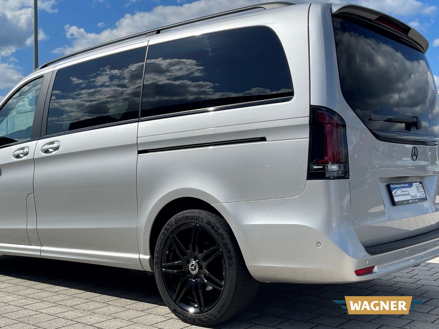 Fahrzeugabbildung Mercedes-Benz V 250 d AVANTGARDE AMG EDITION lang Night Paket