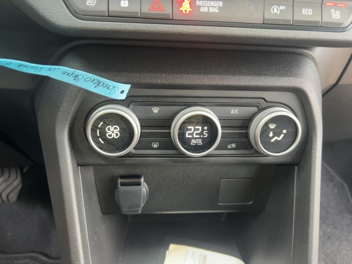 Fahrzeugabbildung Dacia Sandero Stepway Expression TCe 90 CVT Klimaaut.