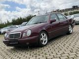 Mercedes-Benz E 200 Avantgarde - gebrauchte Mercedes-Benz E 200 aus dem Jahr 1996