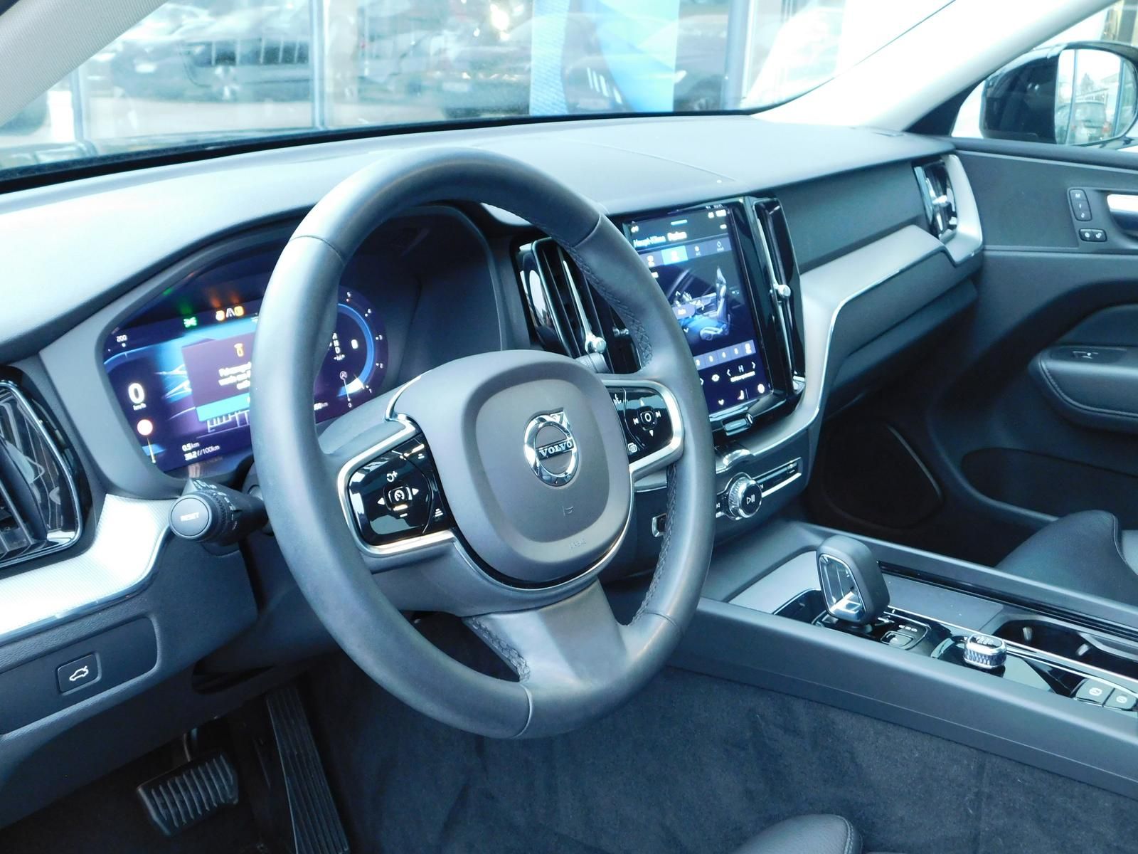 Fahrzeugabbildung Volvo XC60 B4 D Plus Dark