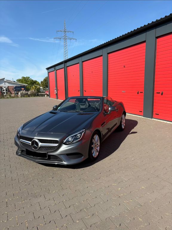 Image of Mercedes-Benz SLC 180