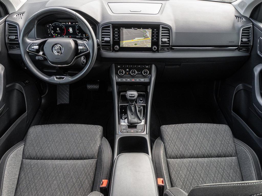 Skoda Karoq 2022 г. Серебристый, пробег 53554 км