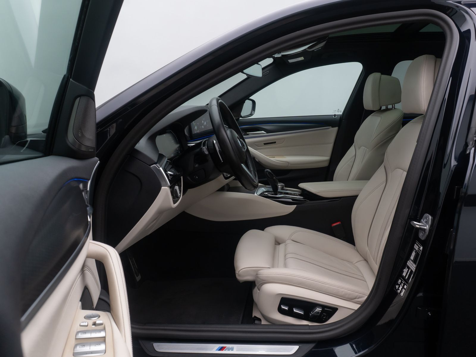 Fahrzeugabbildung BMW 540d xD M Sport 360° HUD DAB H/K Panorama 20Zoll