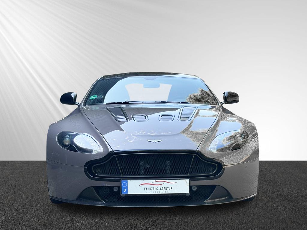 Aston Martin V12 Vantage