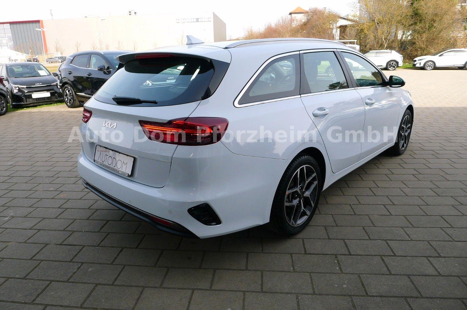 Kia CEED SW 1,5T DCT Spirit /UVO/NAVI/Kamera/LED