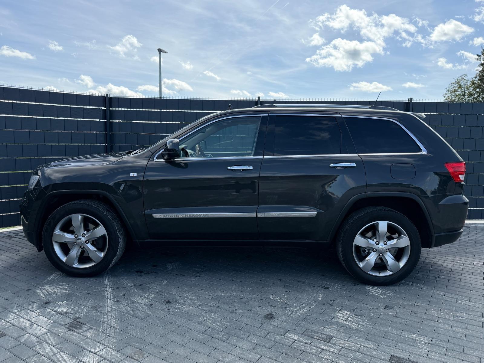 Jeep Grand Cherokee 3.6 V6 Overland | 286 ch | BVA | Cuir beige | GPS | Hayon électrique | Volant chauffant