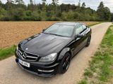 Mercedes-Benz C 63 AMG Coupé Autom. AMG Perfomarnce Package - Mercedes-Benz: Package AMG