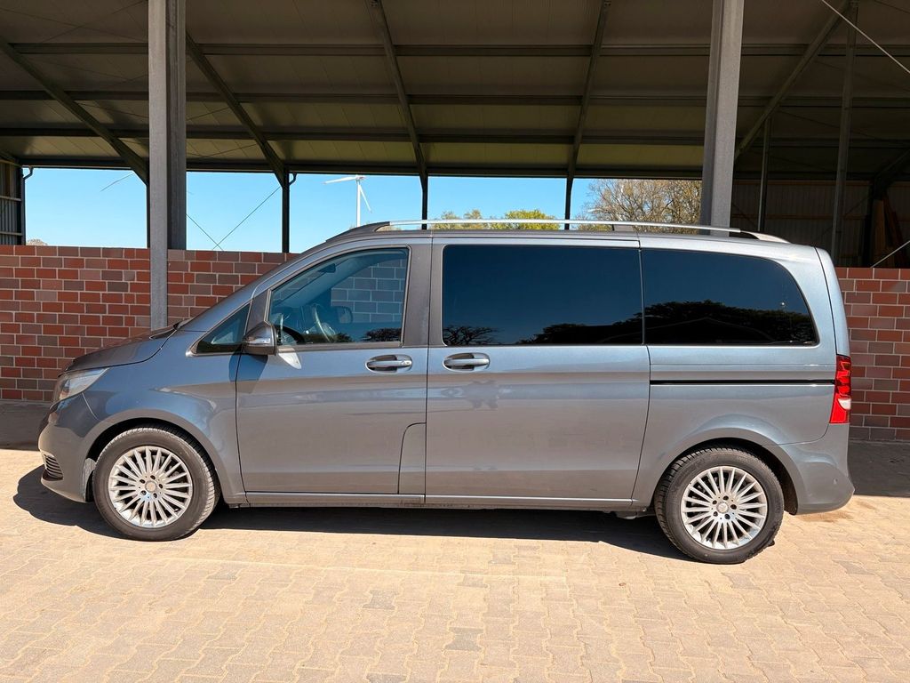 Image of Mercedes-Benz V 220