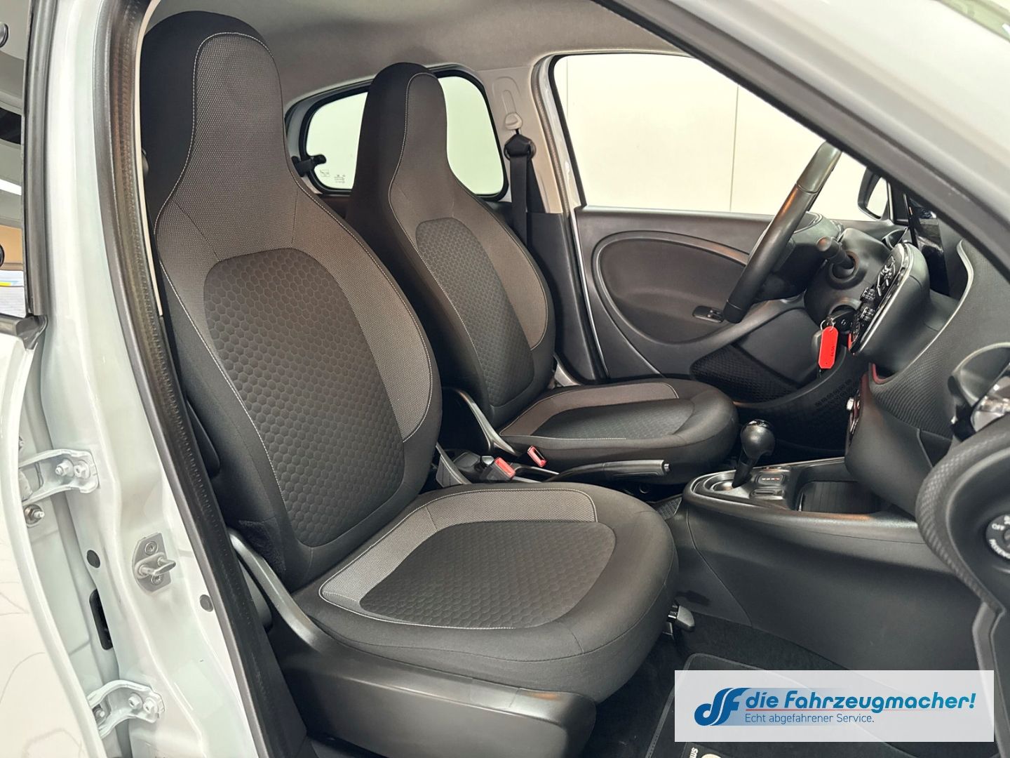 Fahrzeugabbildung Smart forfour electric drive EQ Klimaautom DAB Notbrem