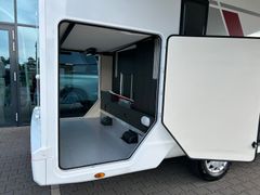 Fahrzeugabbildung Roller Team Kronos 295 TL Hub-Bett SAT TV 5 Schlafplätze