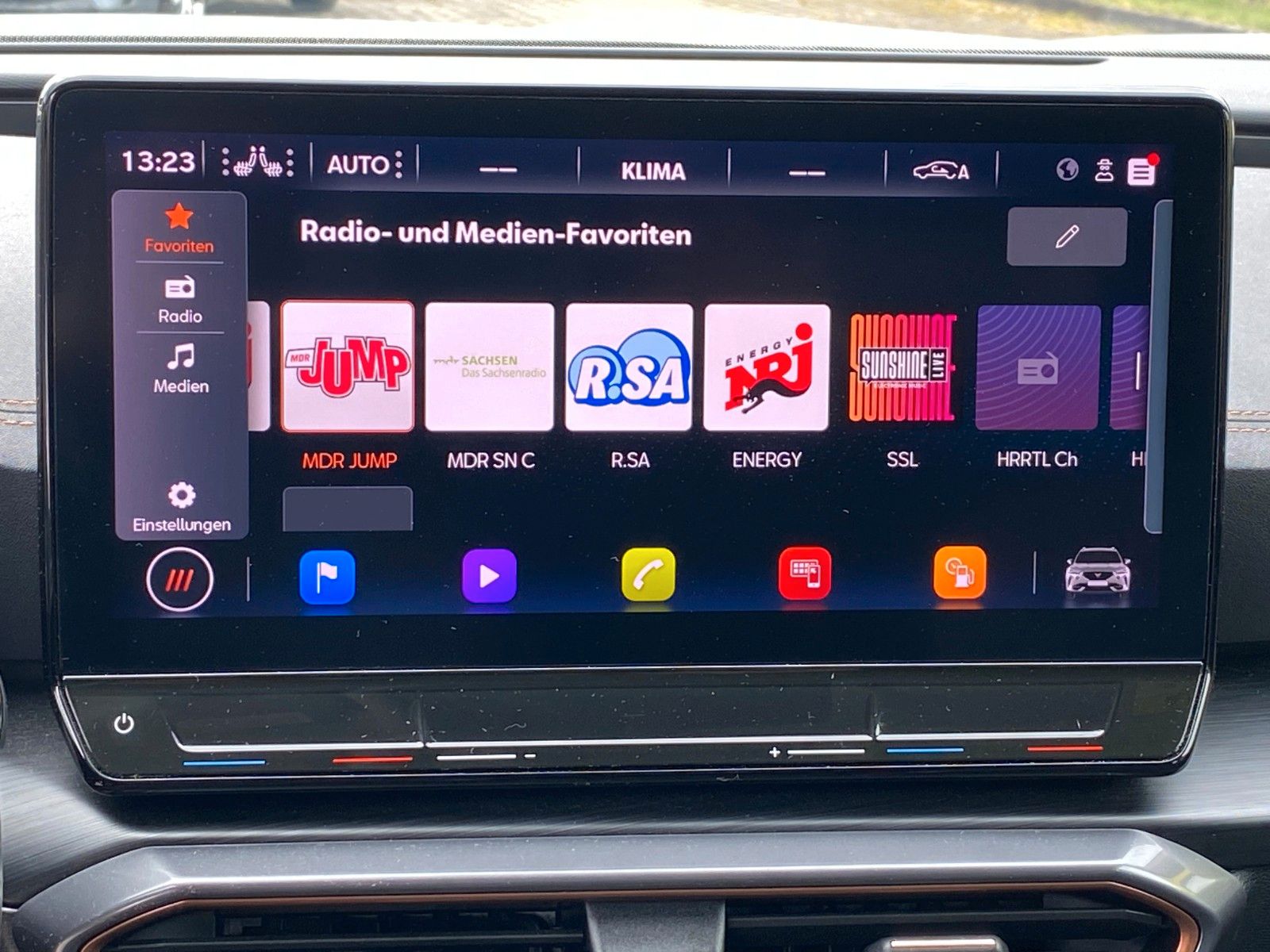 Fahrzeugabbildung CUPRA Formentor 1.5 TSI *Navi *AHZV-Vorb. *Parklenka.