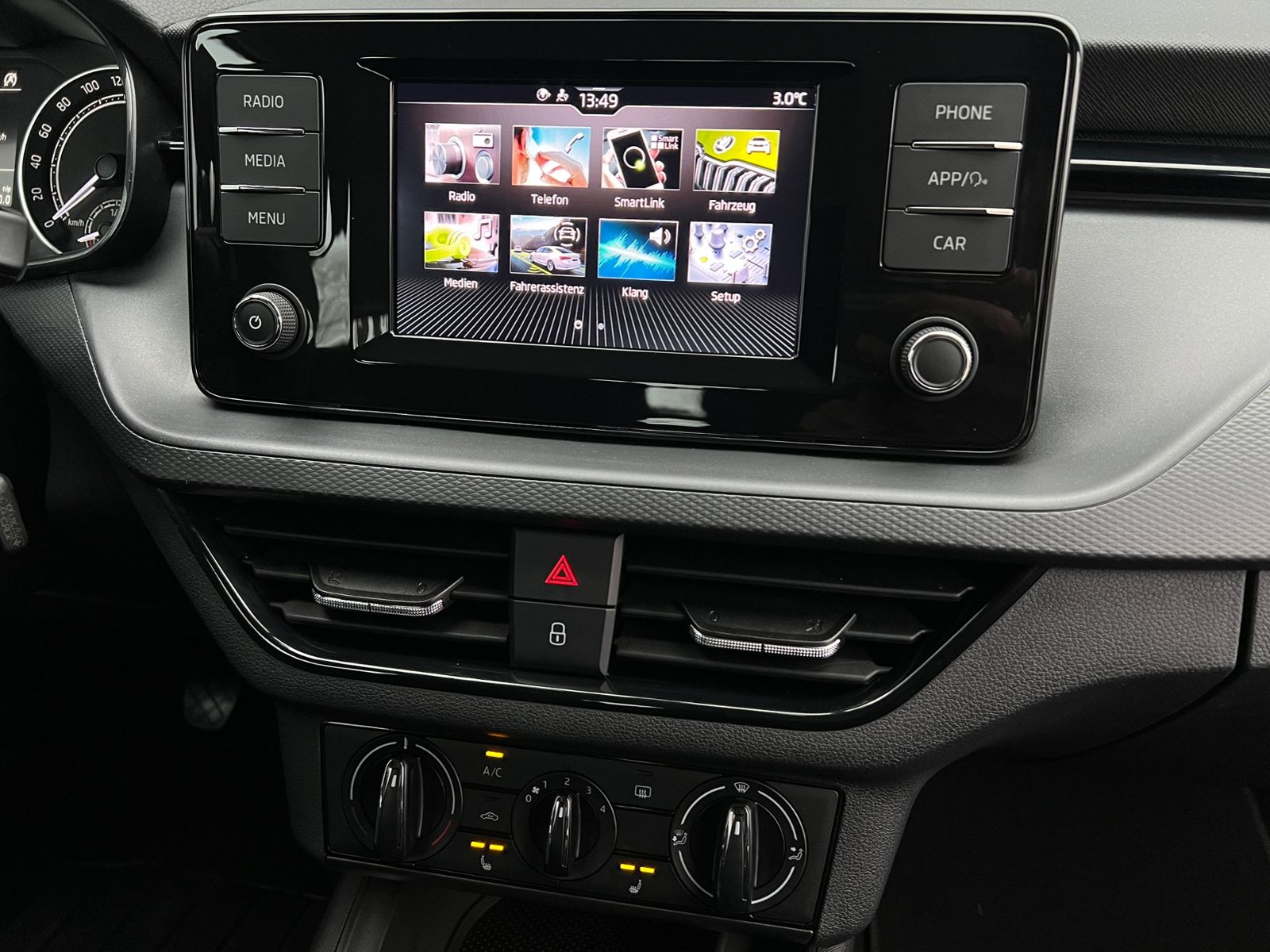 Fahrzeugabbildung SKODA Scala COOl PLUS 1.0 TSI *LED, Klima, Sitzhzg., S