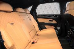 Bentley Bentayga V8 BLACK/BROWN MULLINER NAIM SOUND