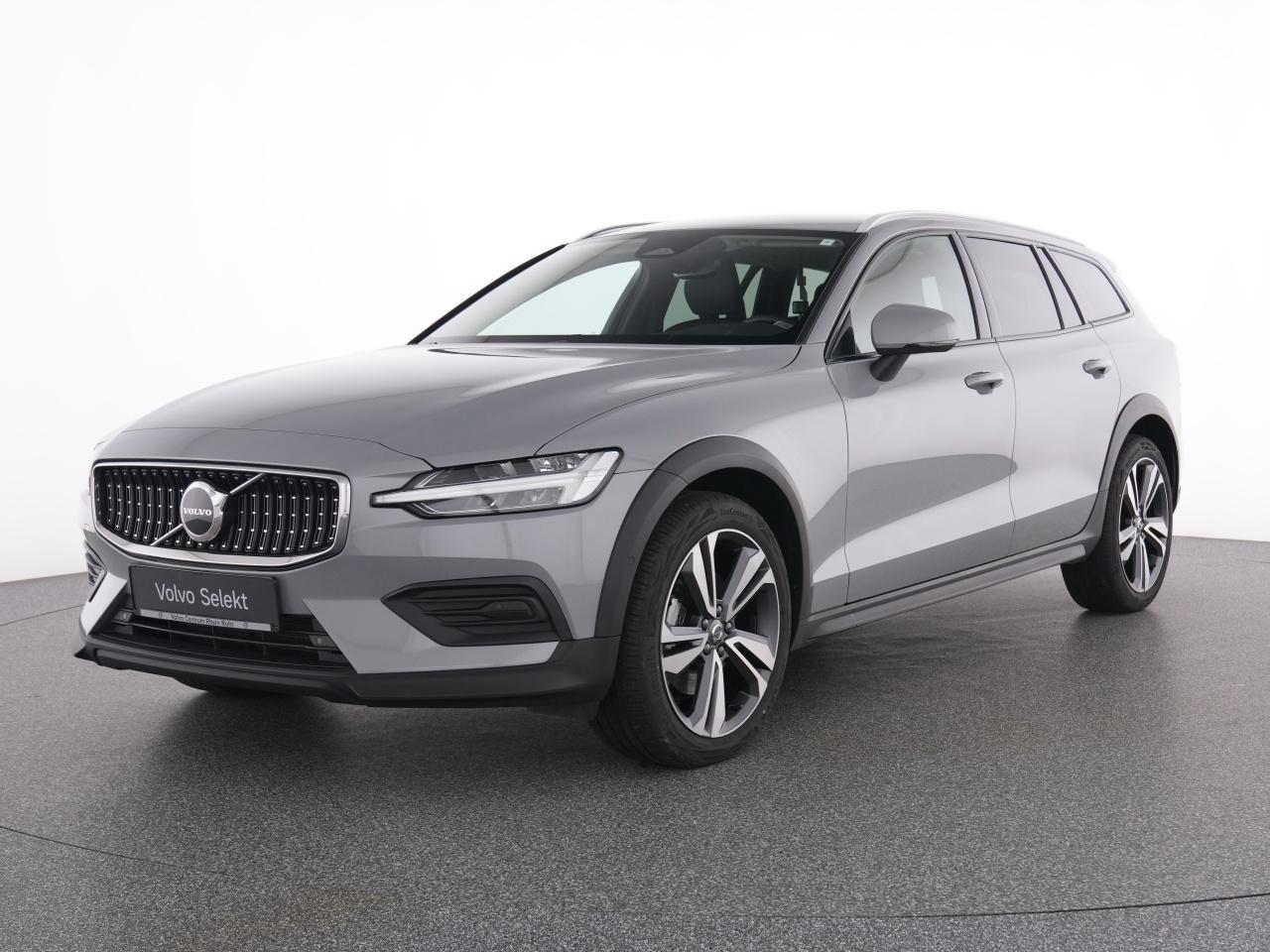 Volvo V60 Cross Country B4 AWD PLUS LM19+MEMORY+