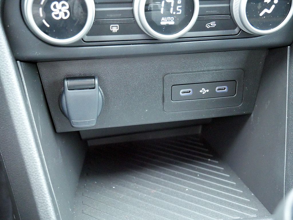 Fahrzeugabbildung Dacia Sandero Stepway Expression TCe 110 FACELIFT 2026