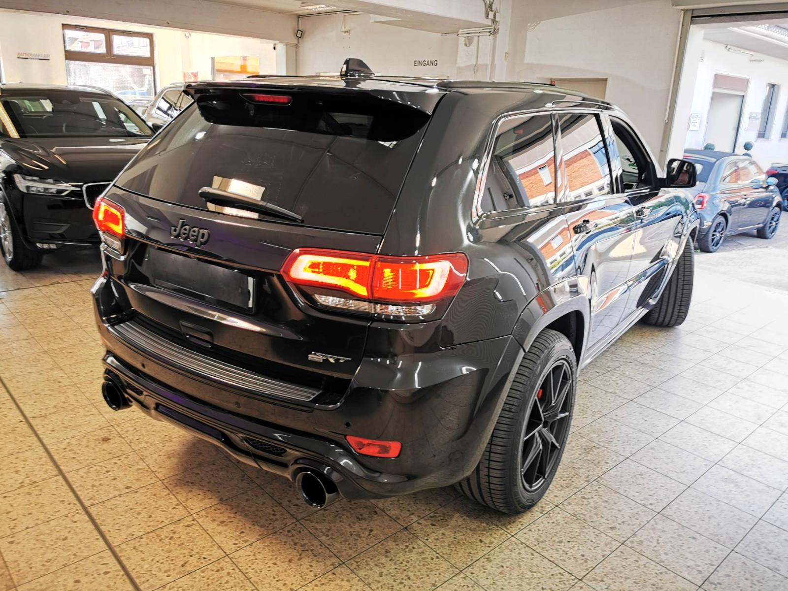 Jeep Grand Cherokee SRT 6.4 V8 HEMI 468 ch • 4x4 • Skyhook • Harman Kardon • Toit Panoramique
