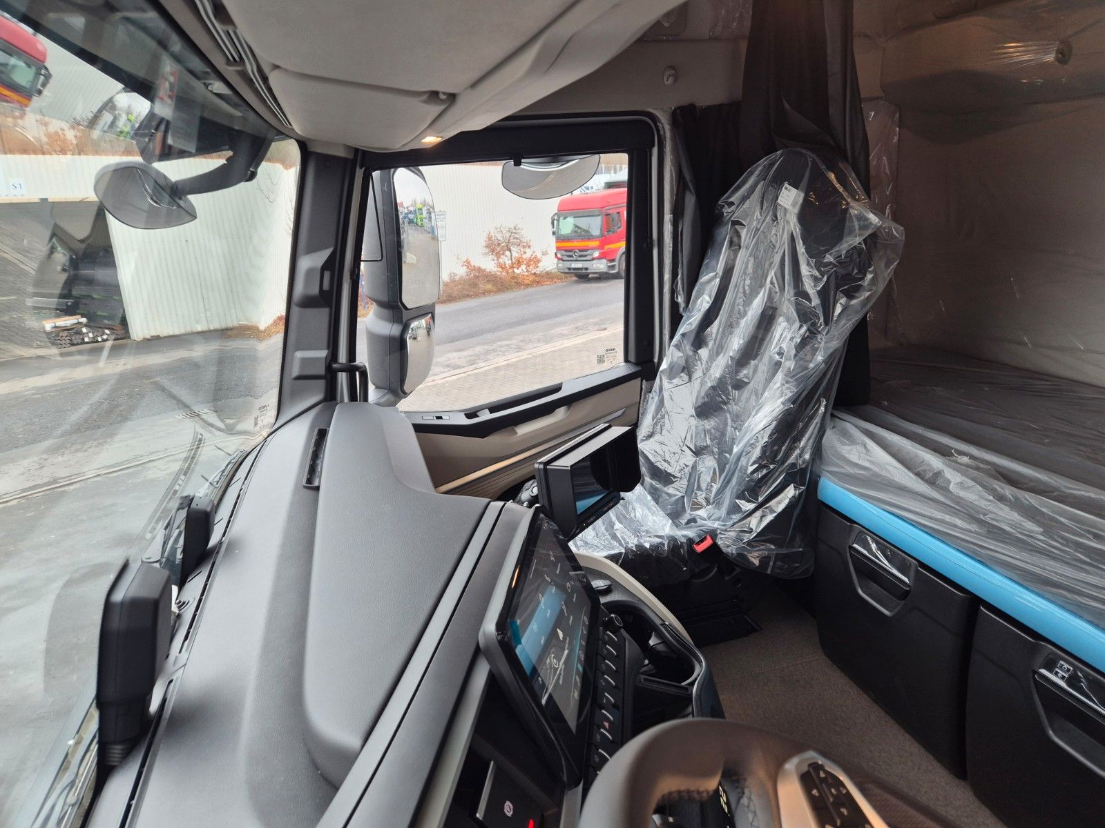 Fahrzeugabbildung Iveco AS260S50Y/FS 6x2 Böse Schwenkwand + LBW 2 x AHK